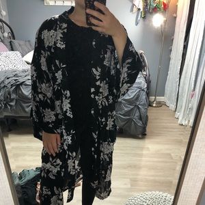 🌟Black and floral kimono